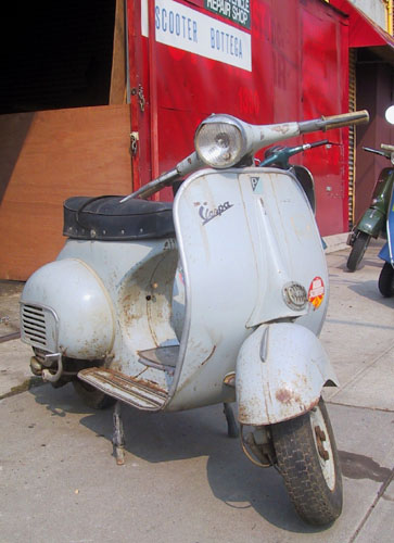 1963 grey Vespa 125