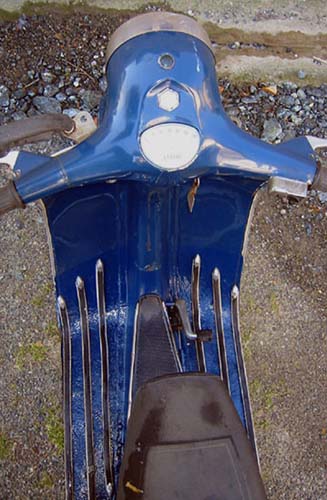 blue Vespa Sprint Veloce